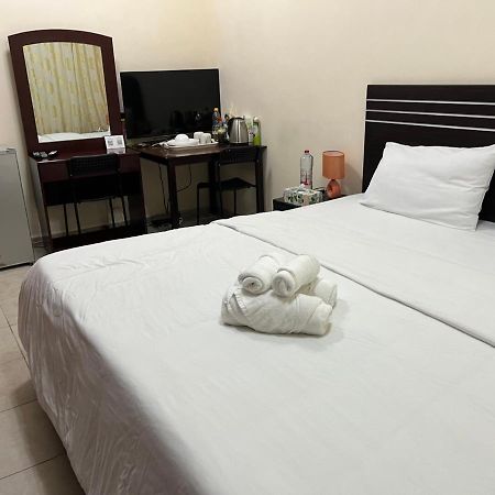 Master Room Attached Bathroom ดูไบ ภายนอก รูปภาพ
